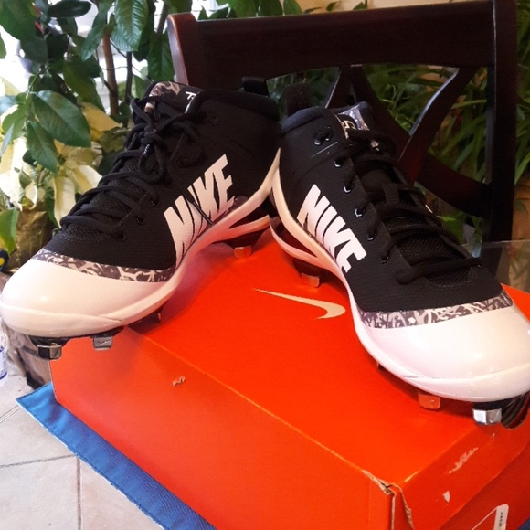 NIKE FORCE ZOOM TROUT 4 - Picture 3 of 8